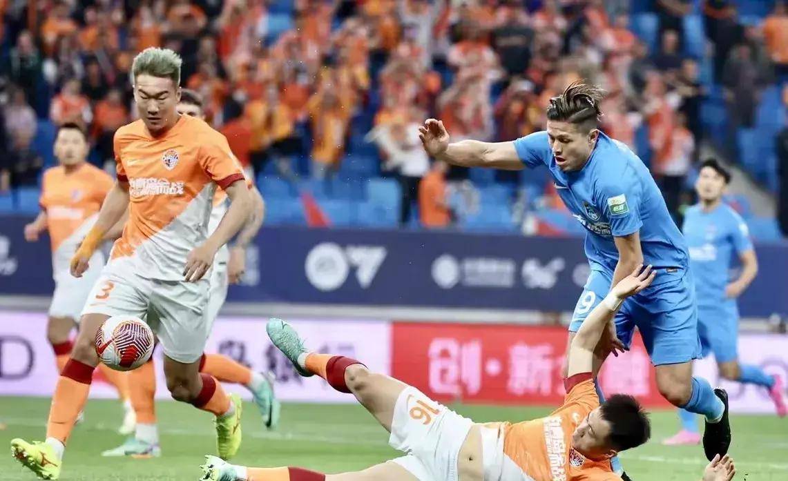 关于大连足协主场惨败对手，保级面临考验的信息