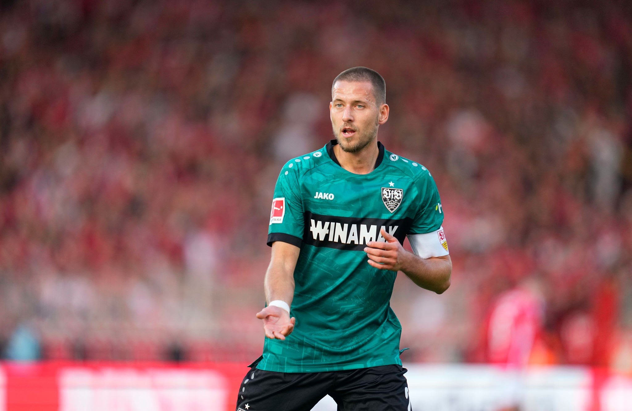 沃尔夫斯堡签下新后卫强化防守实力的简单介绍