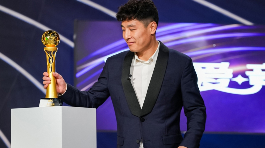 开云体育网页版登录入口-阿波内斯老将宣布退役，感谢球迷支持