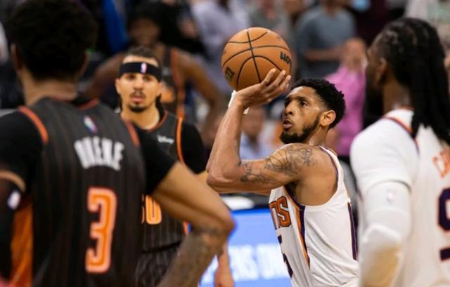 开云体育入口-关于太阳新援表现出色，球队士气高涨迎接季后赛的信息