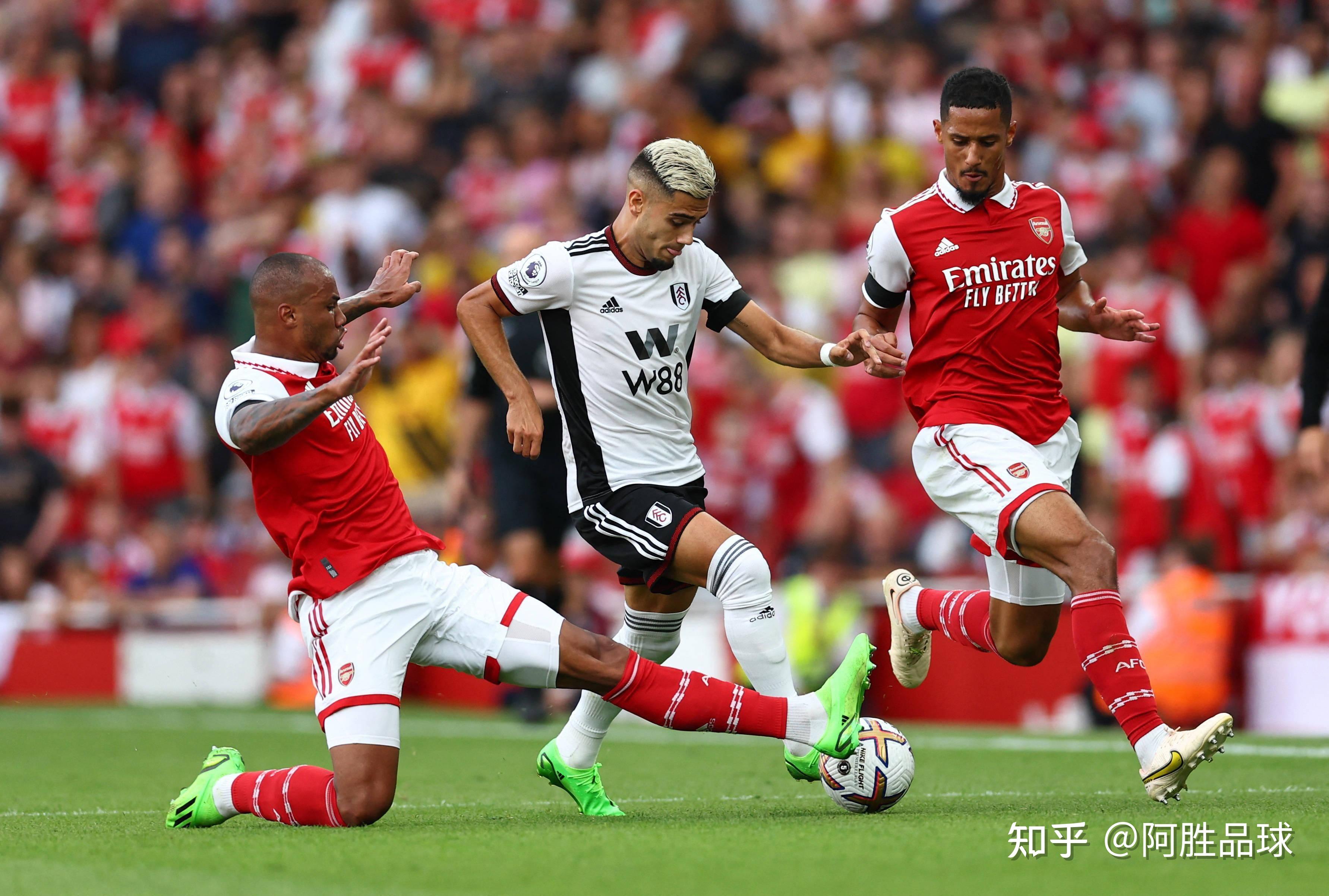 包含阿森纳大胜！争冠希望再次点燃的词条