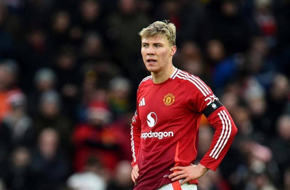 曼联罕见失利，主帅面临困境的简单介绍