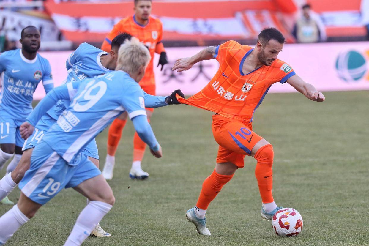 开云体育下载-球员们在比赛中奉献精彩表现，赢得赞誉