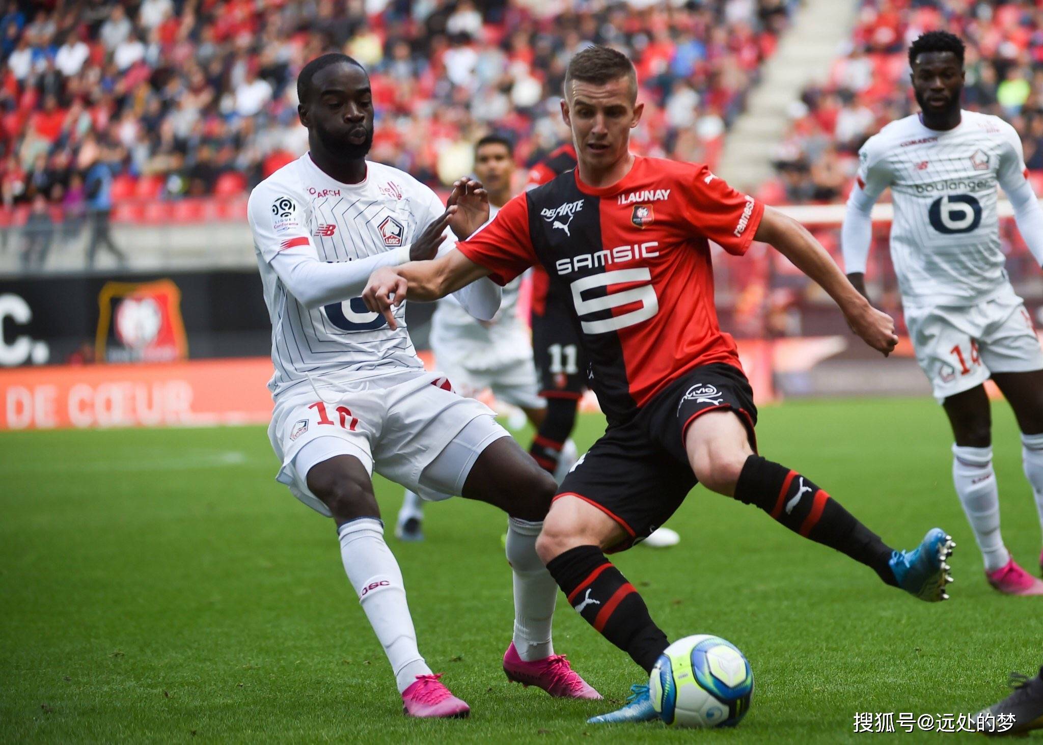 法兰克福客场险胜，英勇表现赢得赞誉的简单介绍