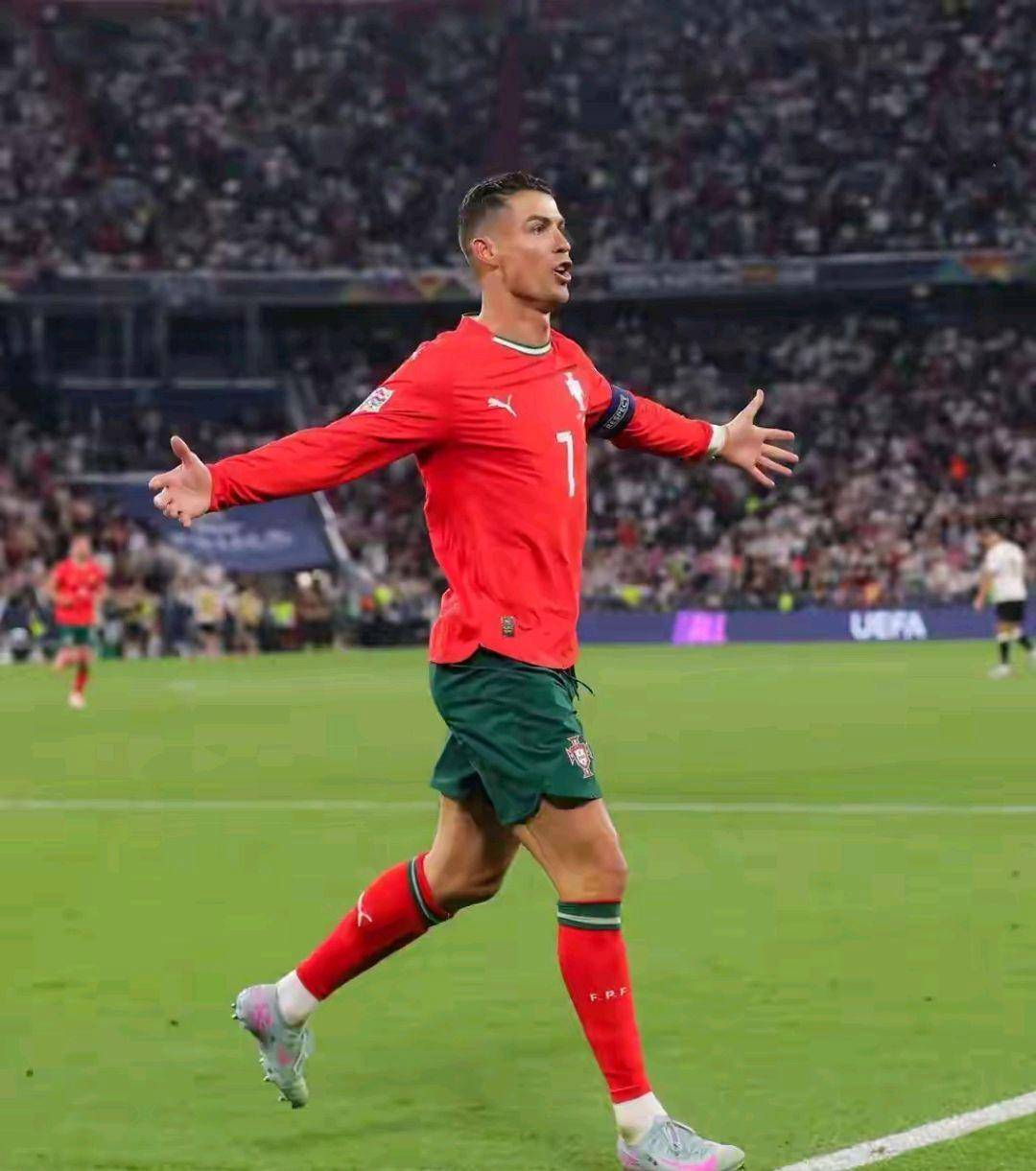 开云体育网站-关于葡萄牙队逆转横扫比利时，欧国联半决赛再现葡萄牙的信息