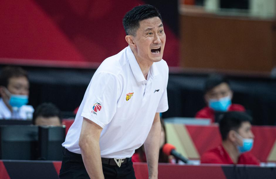 开云体育app下载-包含湖北队冷静应对，突破对手防线的词条