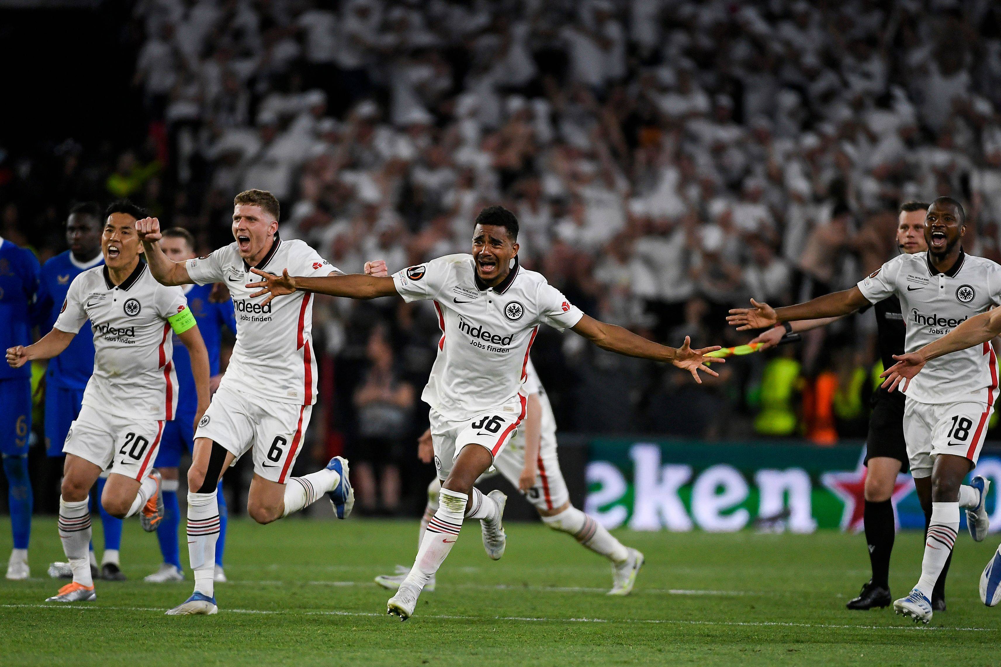 切尔西胜利领跑，热刺遭遇三连败的简单介绍