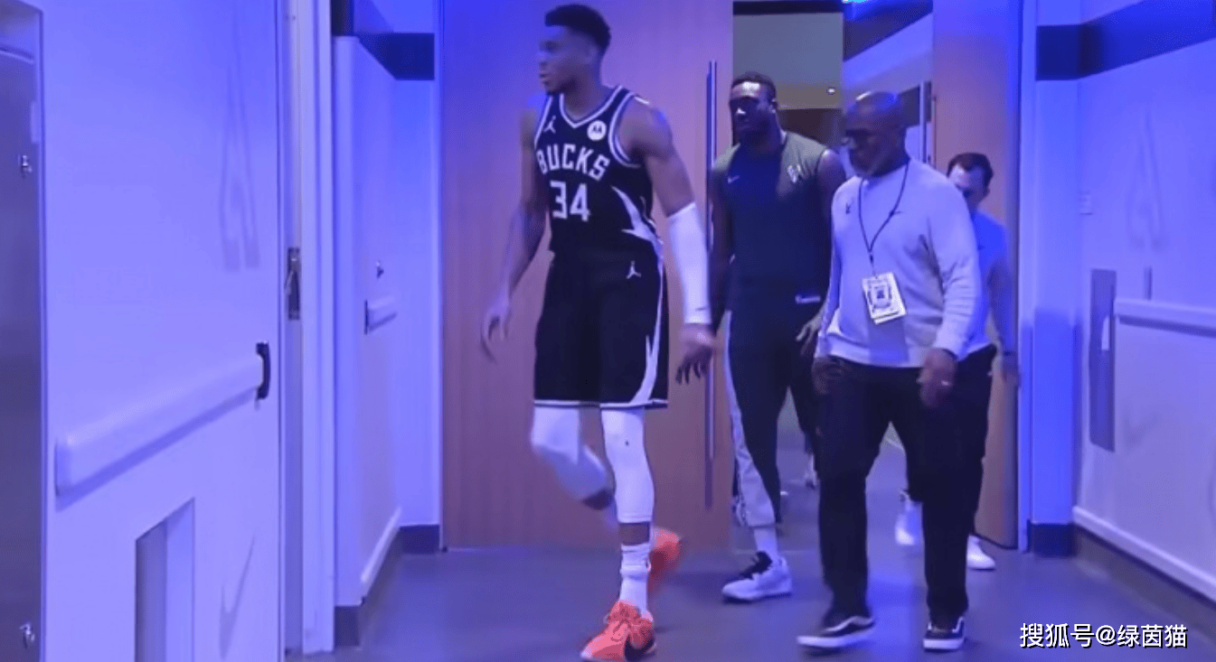 雄鹿遭遇连败王牌神射手失准输给人