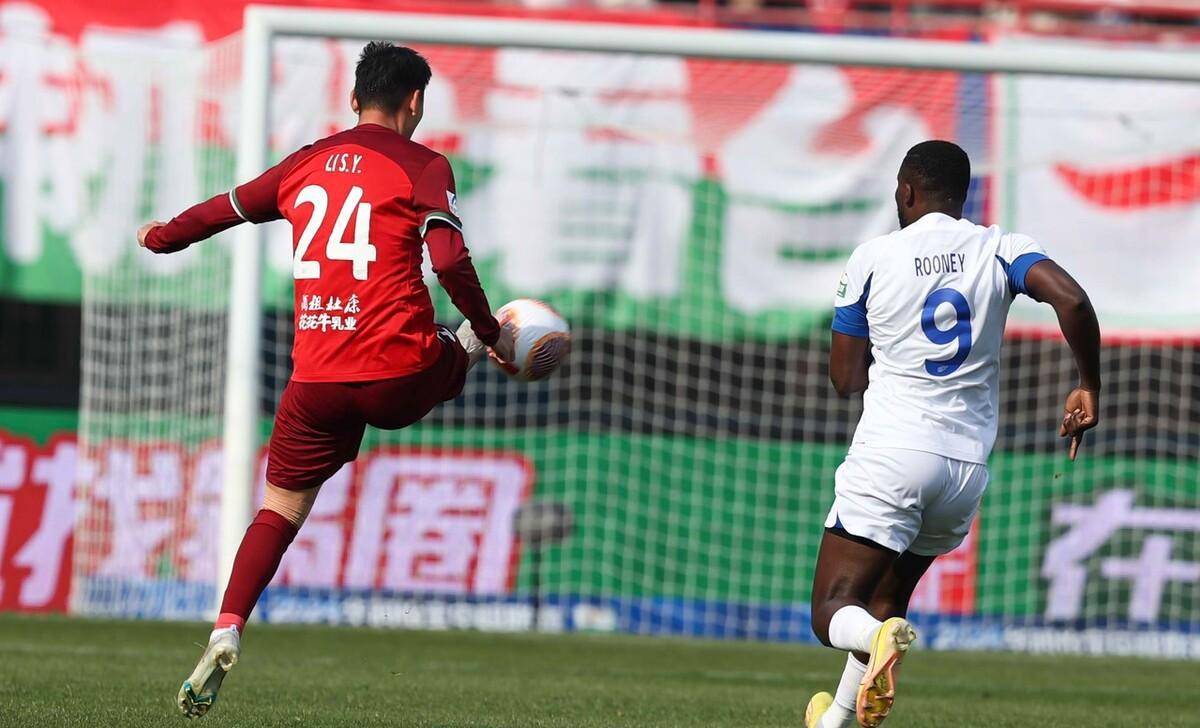 开云体育官网入口-包含精彩比赛中出现争议判罚，球迷情绪激动的词条