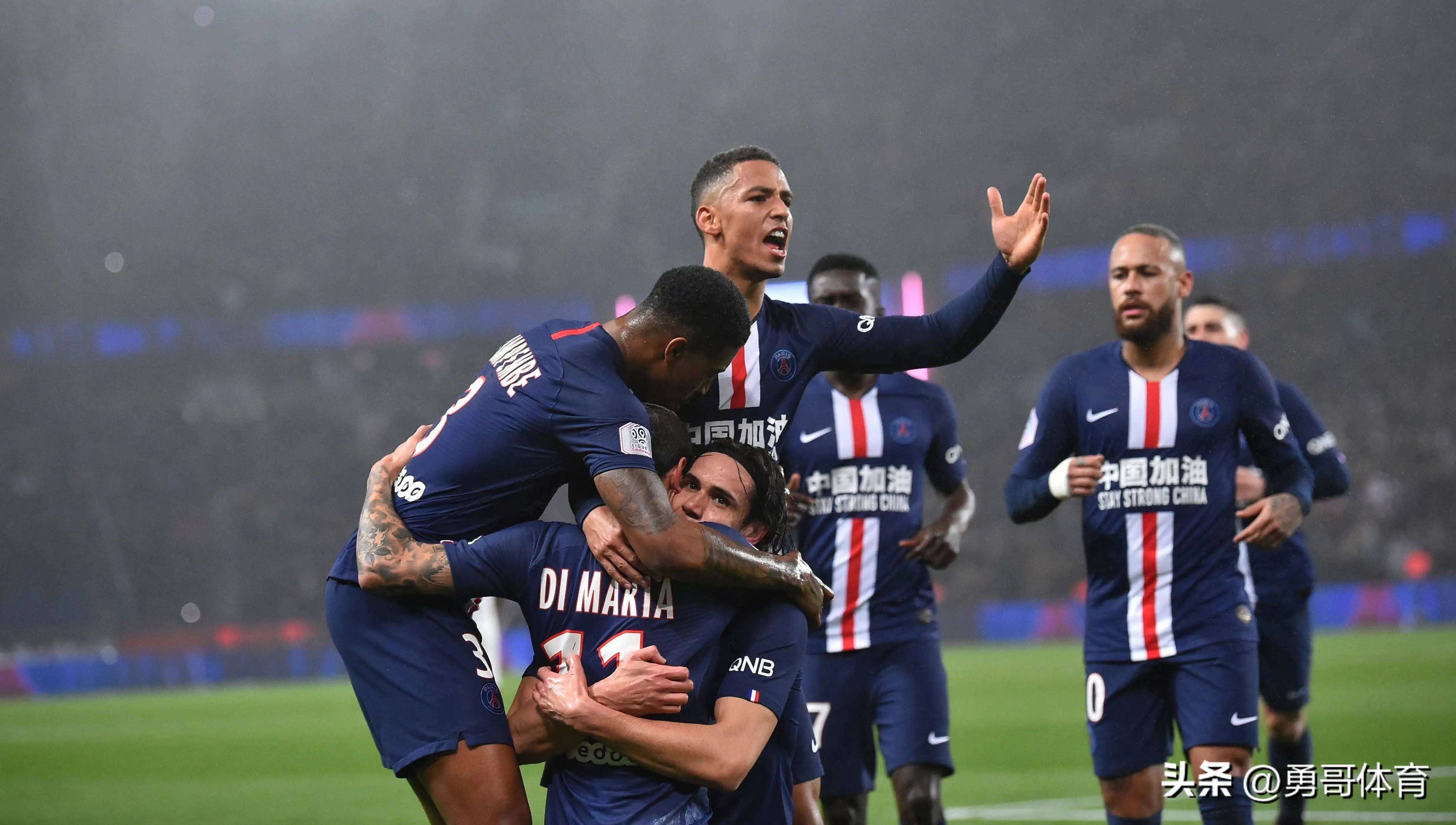 法国主场大胜，提前锁定小组第一