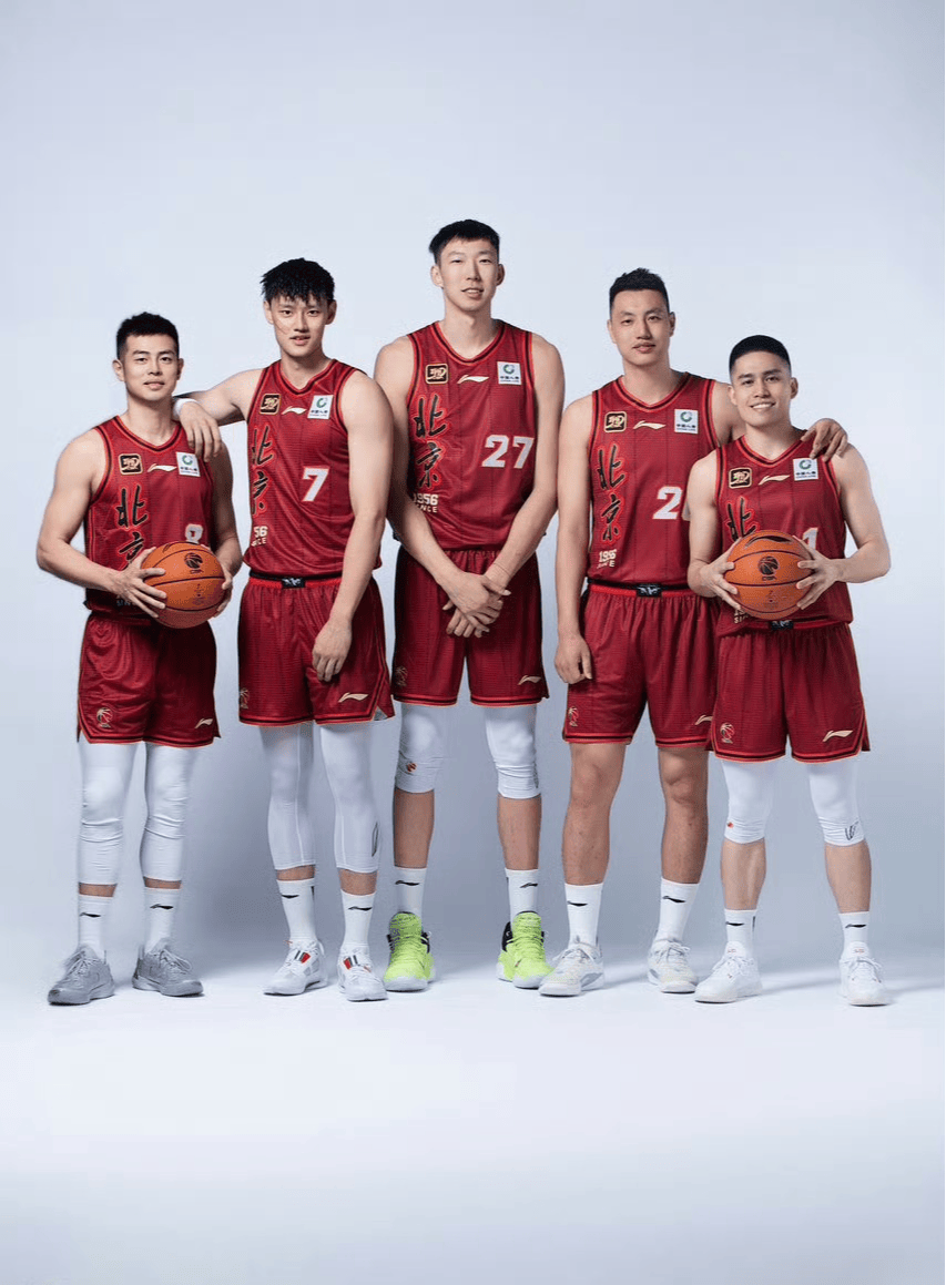 开云体育官方登录入口-风云人物闪耀球场！周琦带队登上胜利舞台的简单介绍