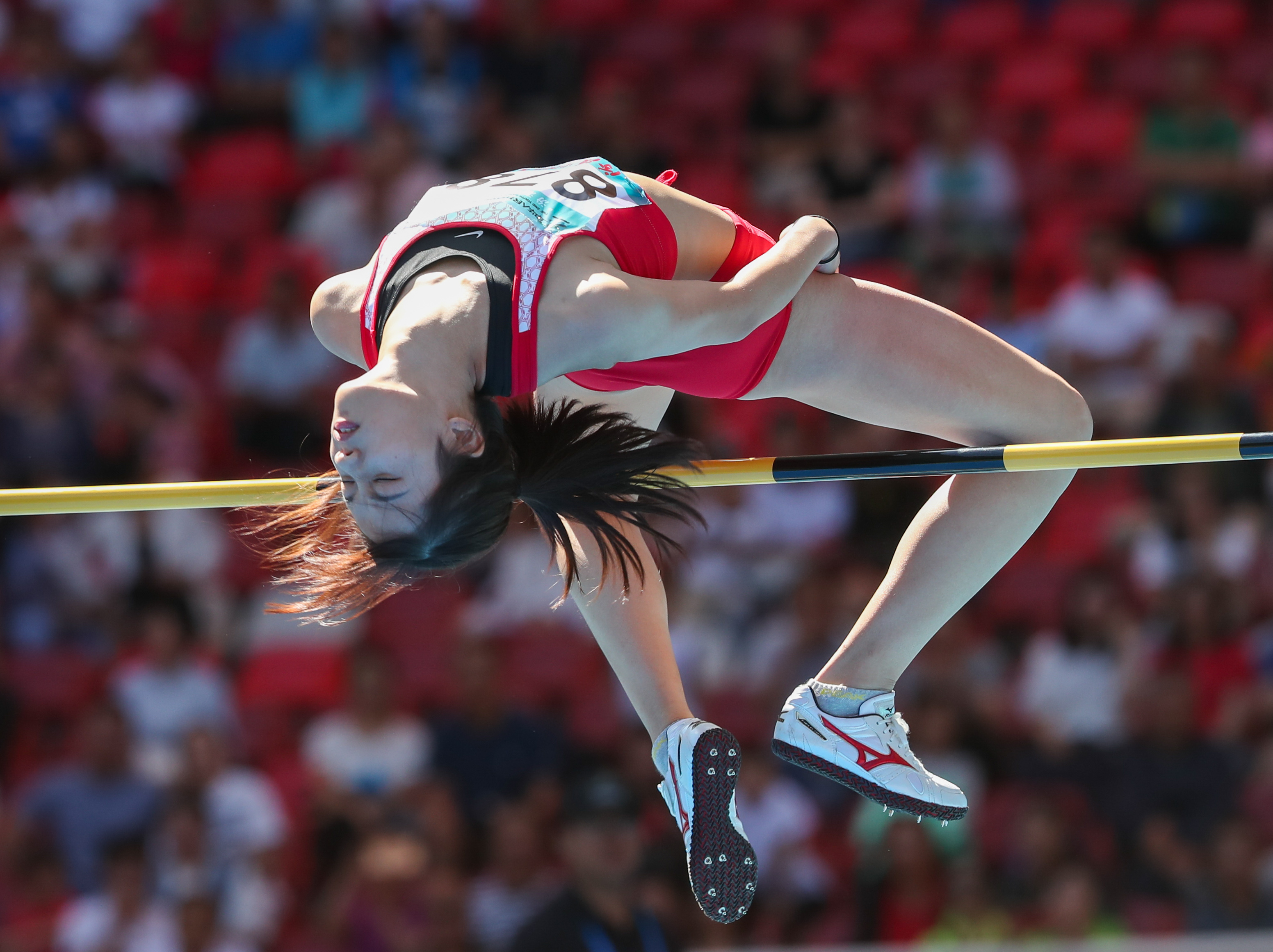 跳高比赛中高度挑战选手极限