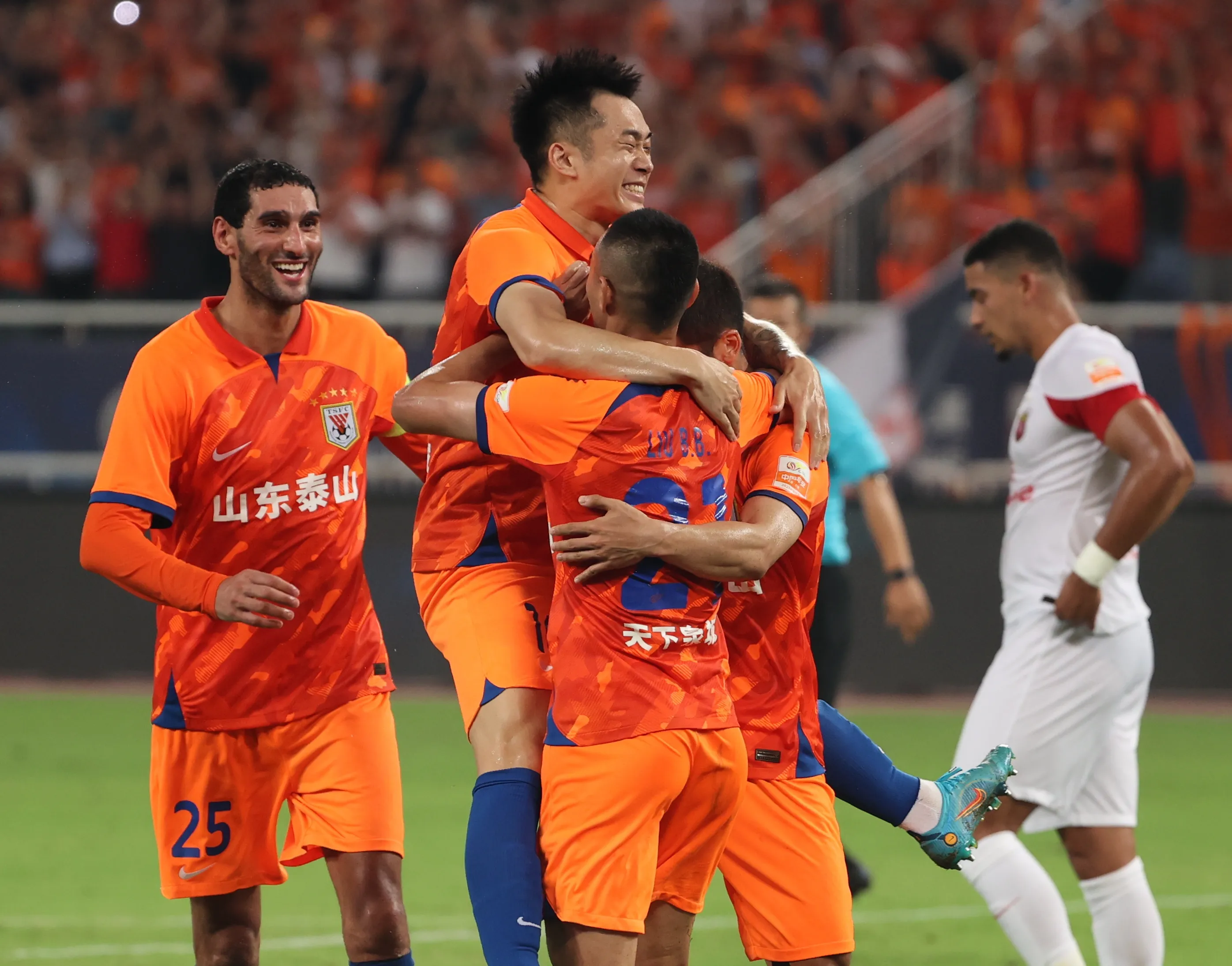 开云体育app下载-球队在比赛中逐步拉开分数差距，确保胜利